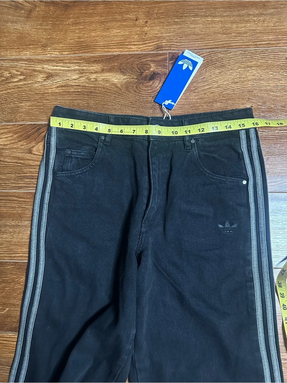 New adidas Originals Women's High-Rise Wide Leg Denim Pants Sz. 27x32